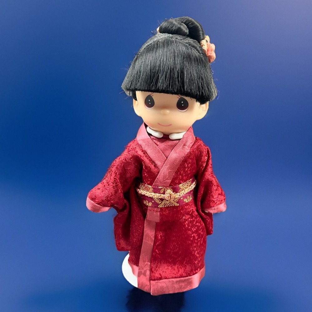 Precious Moments * Children Of The World 9" Doll Sachiko Japan - With Stand